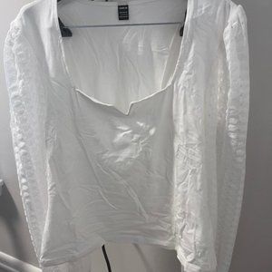 NWOT - SHEIN Contrast Lace Bishop Sleeve Top